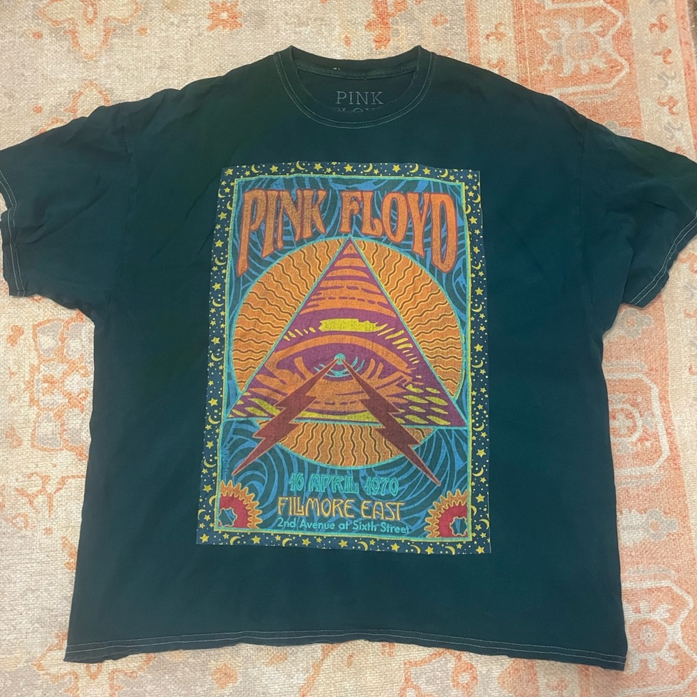 URBAN OUTFITTERS OVERSIZED T-SHIRT